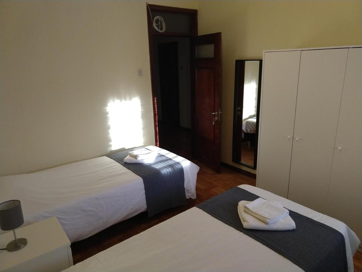 Entre Amigos Hostel Порто Екстериор снимка
